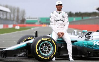 Lewis Hamilton va deveni cel mai bine plătit pilot din Formula 1. Mercedes îi oferă un contract record