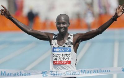 Inedit / Fostul recordman mondial la maraton Wilson Kipsang, arestat în Kenya pentru nerespectarea măsurilor împotriva COVID19