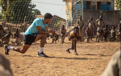 Felix Auger-Aliassime străbate satele din Togo în scop umanitar