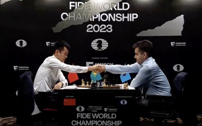 Finala Campionatului Mondial de Șah: Ian Nepomniaşci conduce meciul cu chinezul Ding Liren