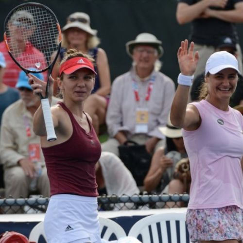 Tenis cu zâmbete: Simona Halep și Monica Niculescu se completează perfect la Montreal