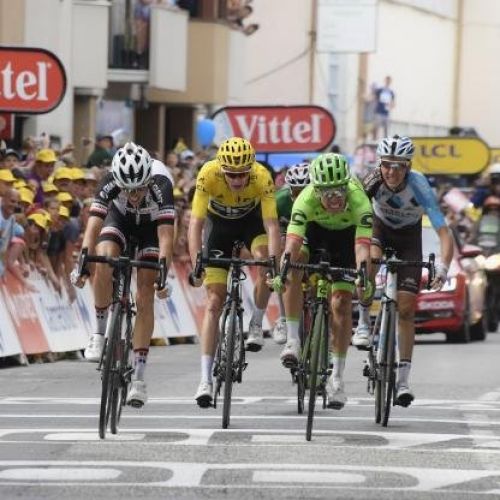 Final plin de dramatism în etapa a 9-a din „Le Tour" cu Rigoberto Uran triumfător la Chambery