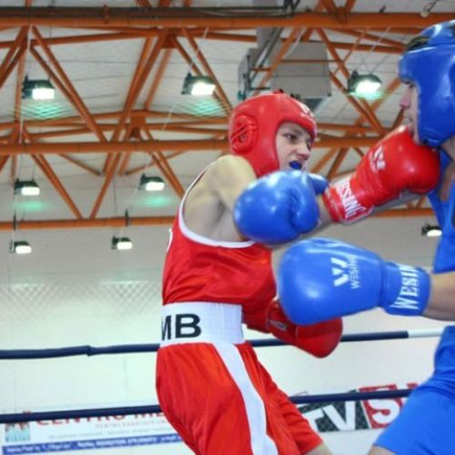 Patru boxeri juniori români au fost depistați dopați