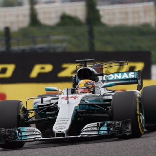 Formula 1:Lewis Hamilton câștigă Marele Premiu al Japoniei și e aproape de un nou titlu mondial. Vettel nu a terminat cursa