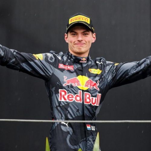 Max Verstappen rămâne la Red Bull până în 2020