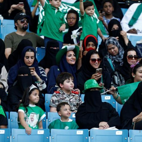 Femeile din Arabia Saudită vor avea voie să intre pe stadioane