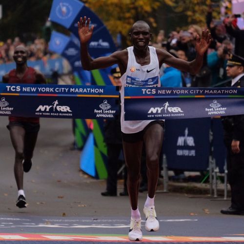 Kenyanul Geoffrey Kamworor și americanca Shalane Flanagan au câștigat Maratonul New York