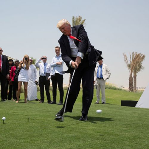 Donald Trump joacă mai mult golf decât sportivii profesioniști