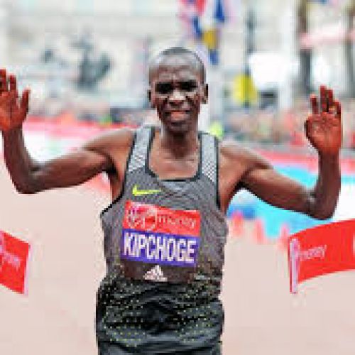Eliud Kipchoge se impune în maratonul de la Londra