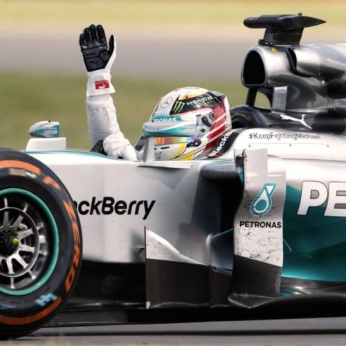 Spectacol în Baku. Lewis Hamilton, câștigător în Azerbaidjan și preia șefia la general