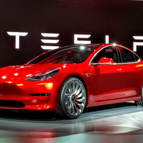 Tesla riscă falimentul, după ce a raportat pierderi de aproape 800 de milioane de dolari în 2018