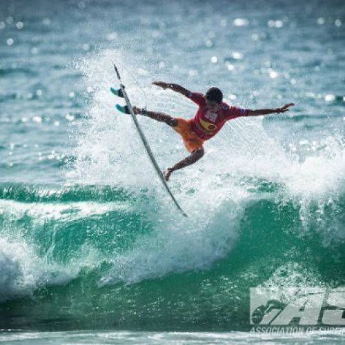 VIDEO / Surferul brazilian Filipe Toledo a fost notat cu 10
