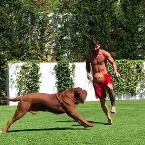 VIDEO / Messi se antrenează alături de câinele său