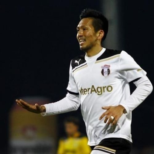 Takayuki Seto va juca în fotbalul japonez