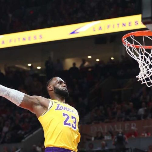 LeBron James a început cu un eșec la Los Angeles Lakers în NBA