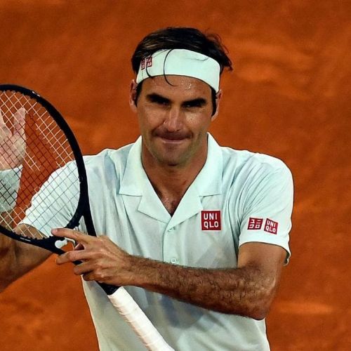 Federer a revenit pe zgură după 3 ani cu o victorie blitz