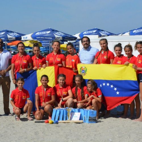 Ce bizarerie ! Ambasada Venezuelei în România oferă premii la Naționalele de oină pe plajă