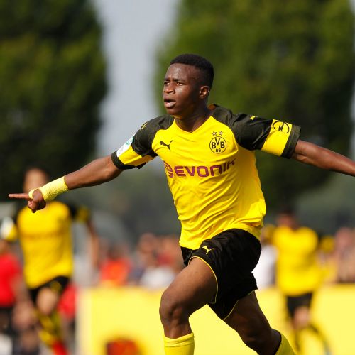 VIDEO / Youssoufa Moukoko, noul fenomen de la Borussia Dortmund, promovat la prima echipă la 15 ani