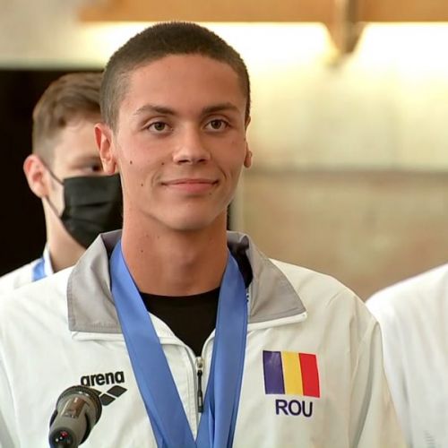 David Popovici, trei medalii de aur la Campionatele Naționale de înot în bazin scurt
